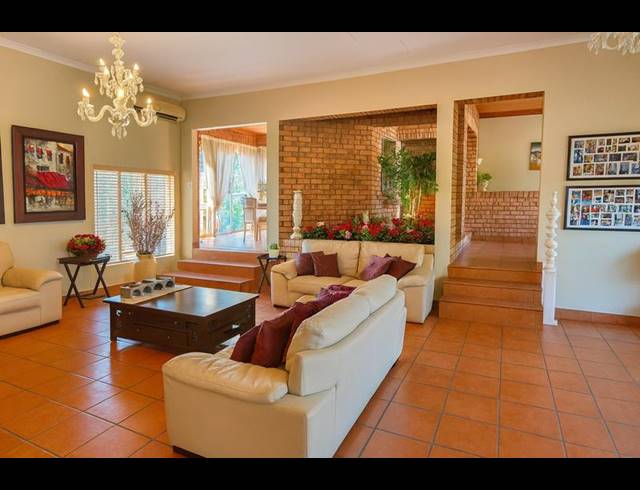 4 BEDROOM HOUSE FOR SALE IN MORELETAPARK